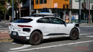 Waymo Expands Robotaxi Service
