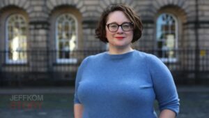 Valla Raises $2.7M to Make Legal Help Accessible for Employees